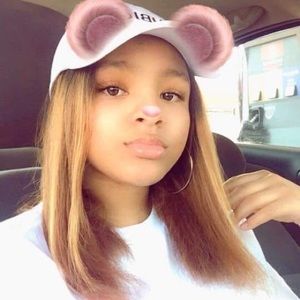 Meet your Posher, Paperchasin